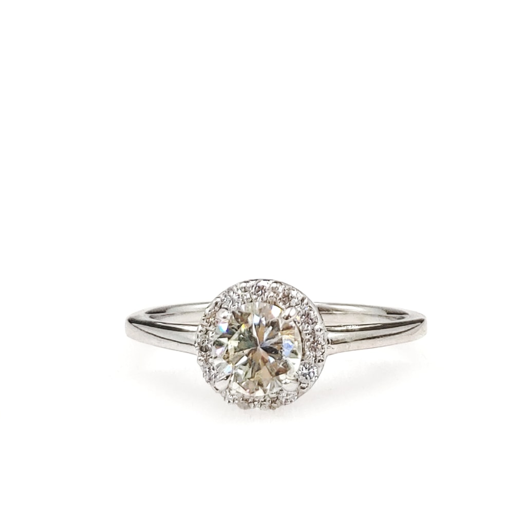 Round Cut Solitaire Engagement Ring
