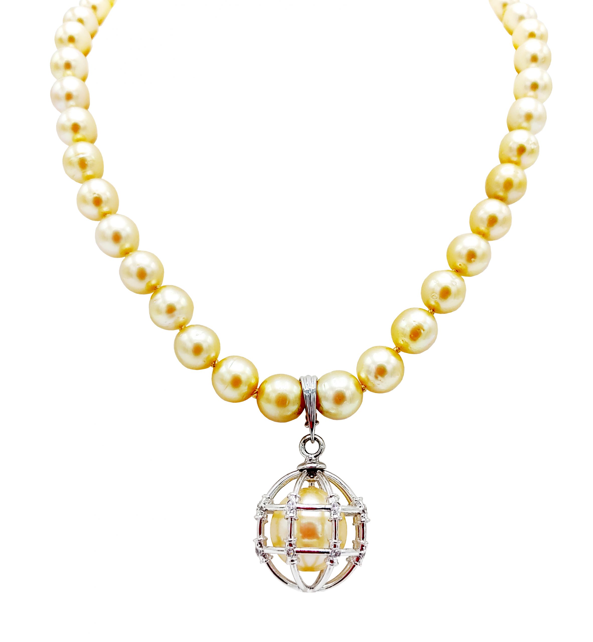 cultured pearls necklace