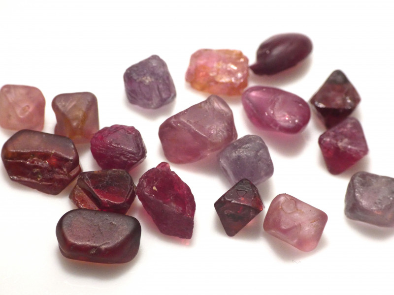 Uncut Spinel Stones