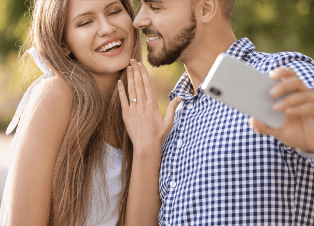 tips to take engagement ring selfie