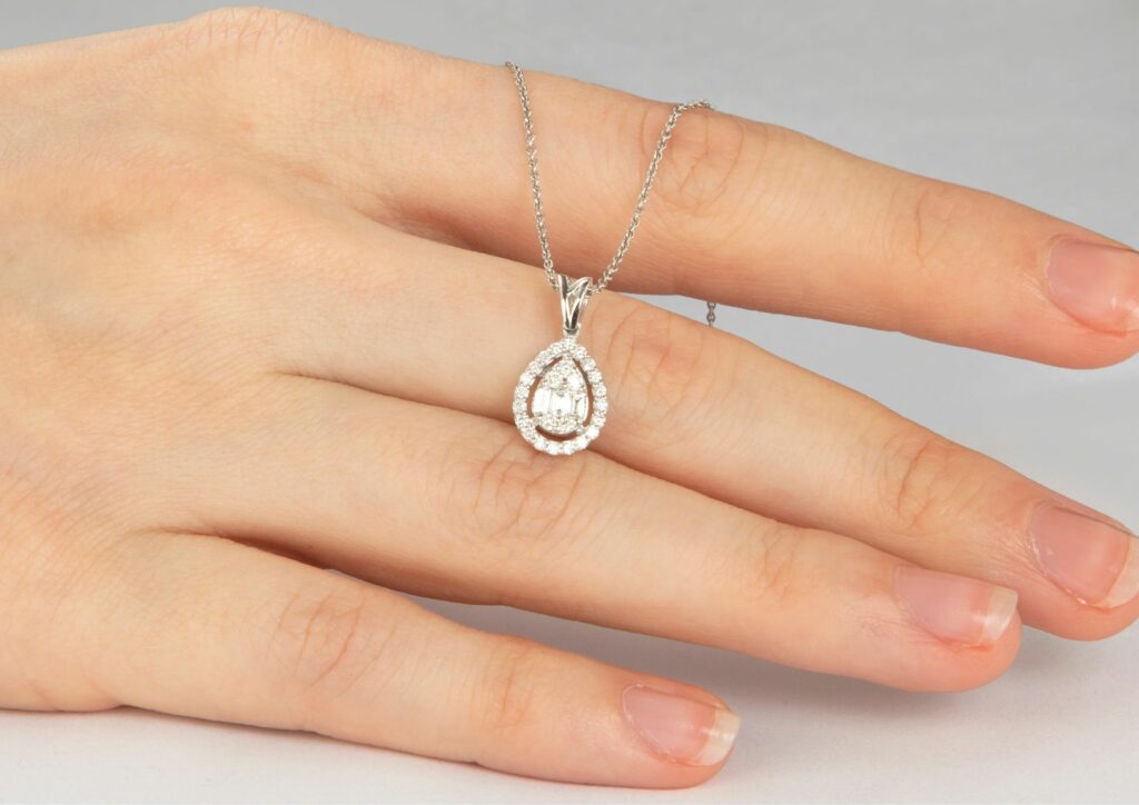 Turning engagement deals ring into necklace