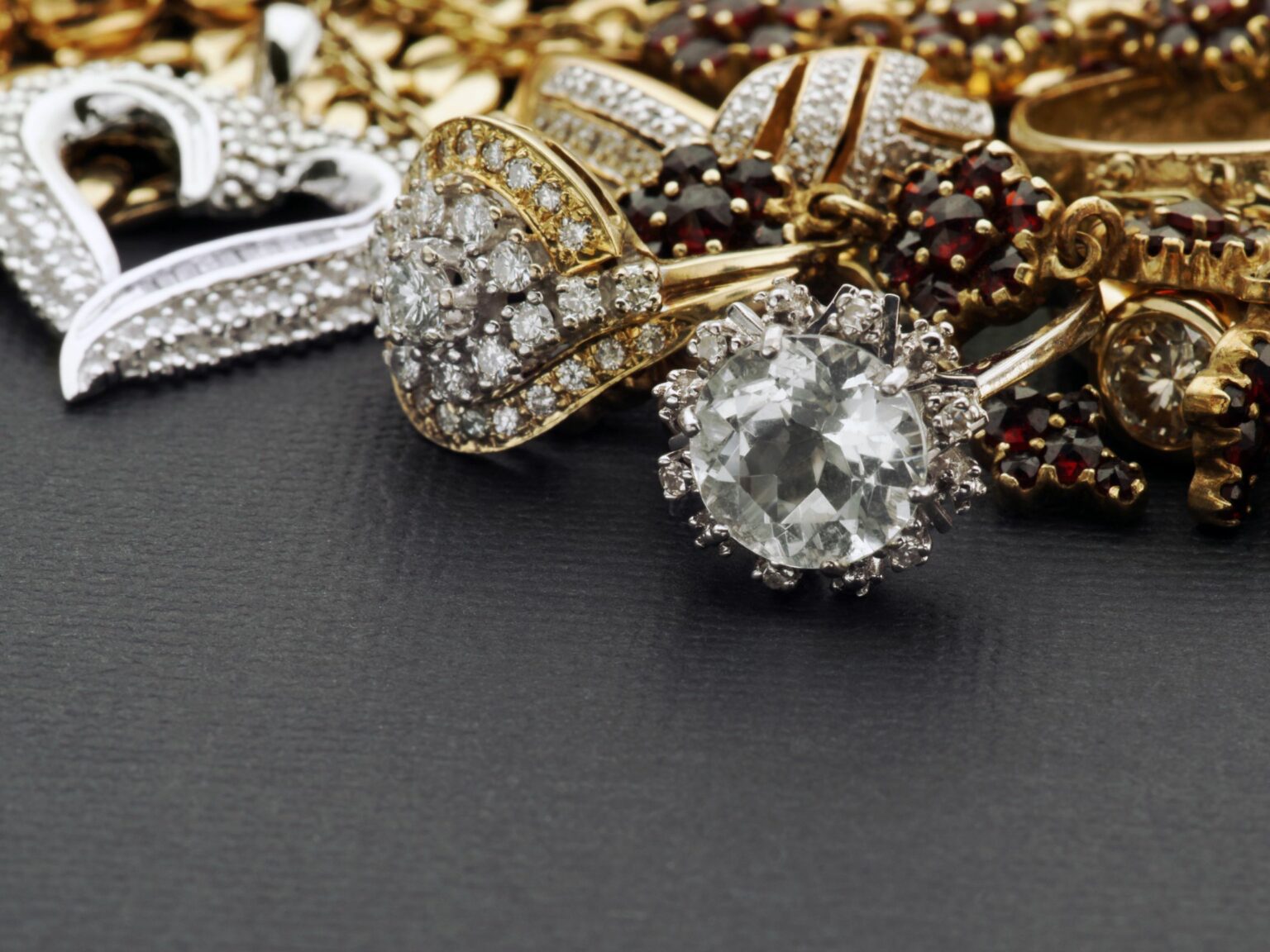 How To Mix Metals Mixing Silver And Gold Jewelry