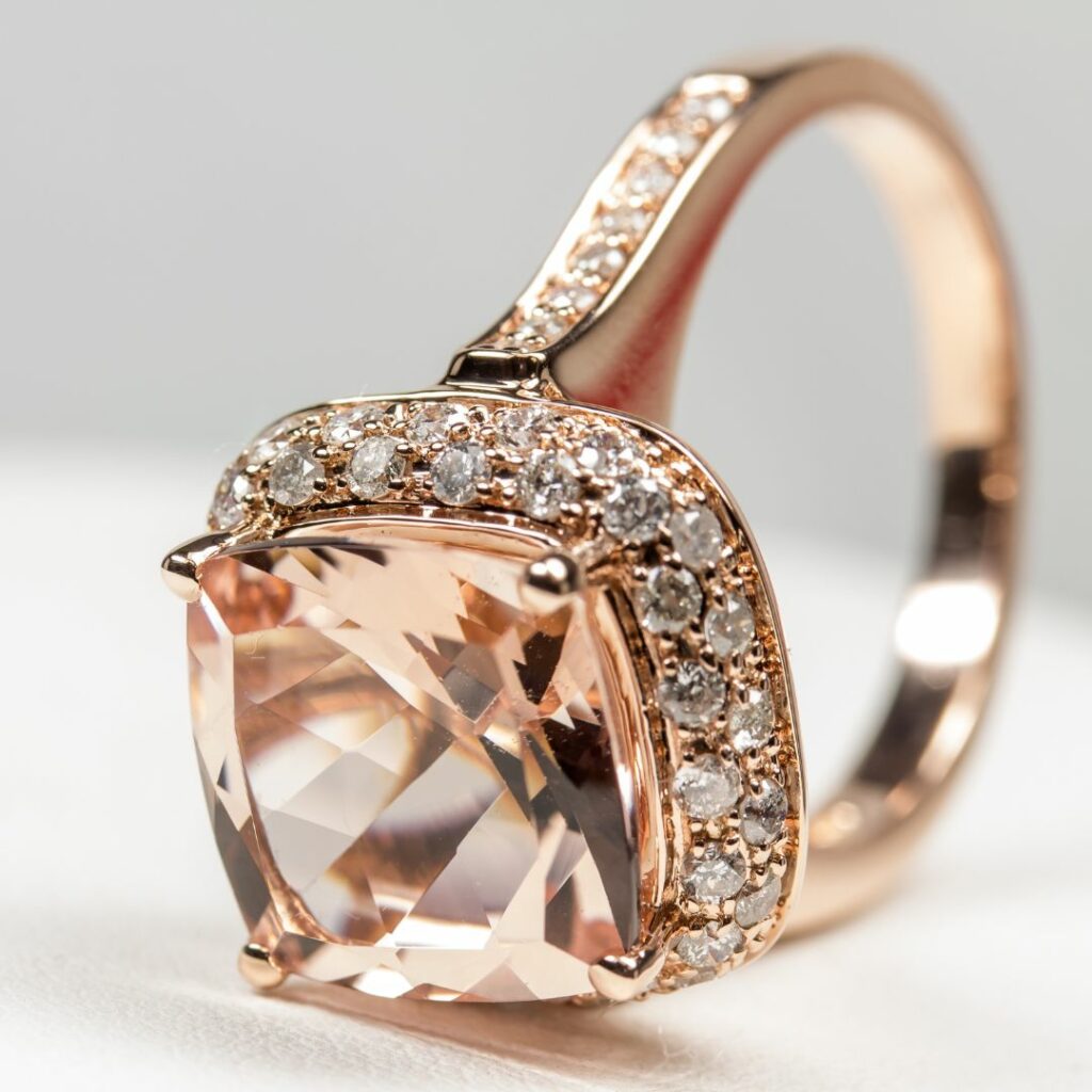 Morganite and Diamond Engagement Ring in Rose Gold | KLENOTA